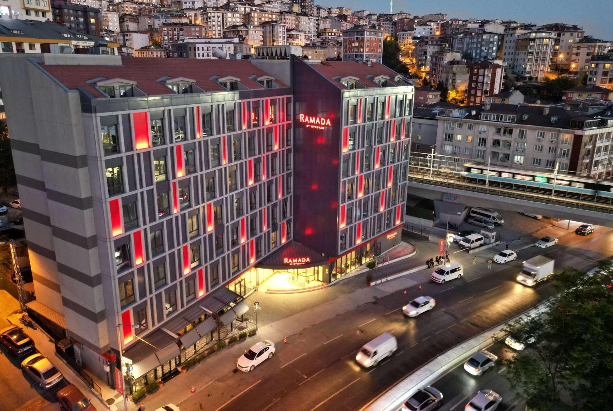 Отель Ramada By Wyndham Istanbul Alibeykoy Экстерьер фото